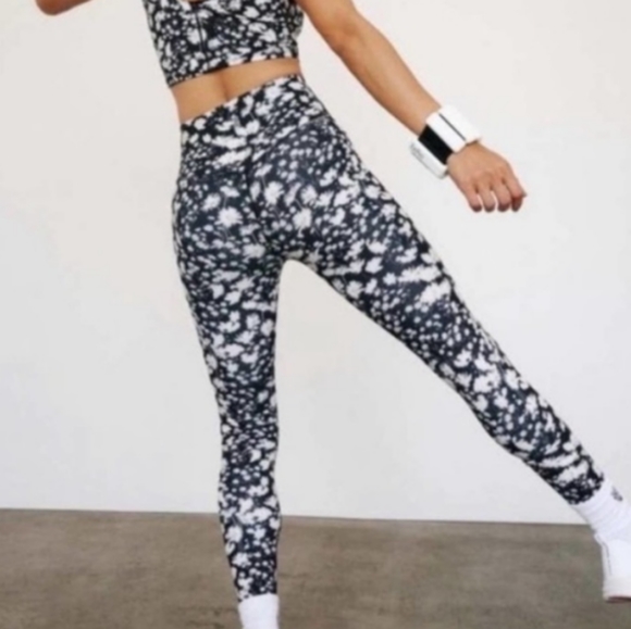 Free People Movement Lose Control Print Leggings NWOT sz sm - Picture 6 of 7